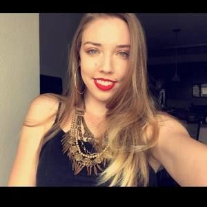 Meet your Posher, Isabella